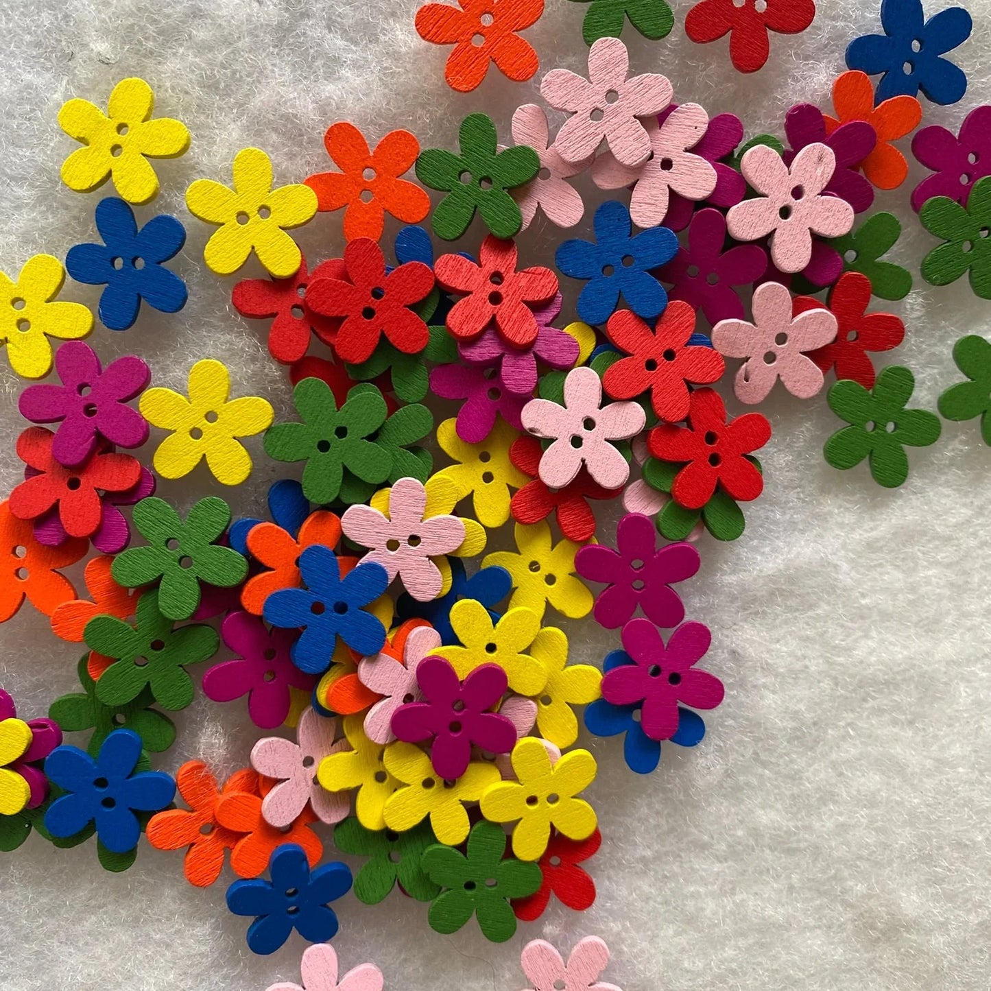 Mixed colour wooden flower buttons - pack of 25 - Nana Anna NZ