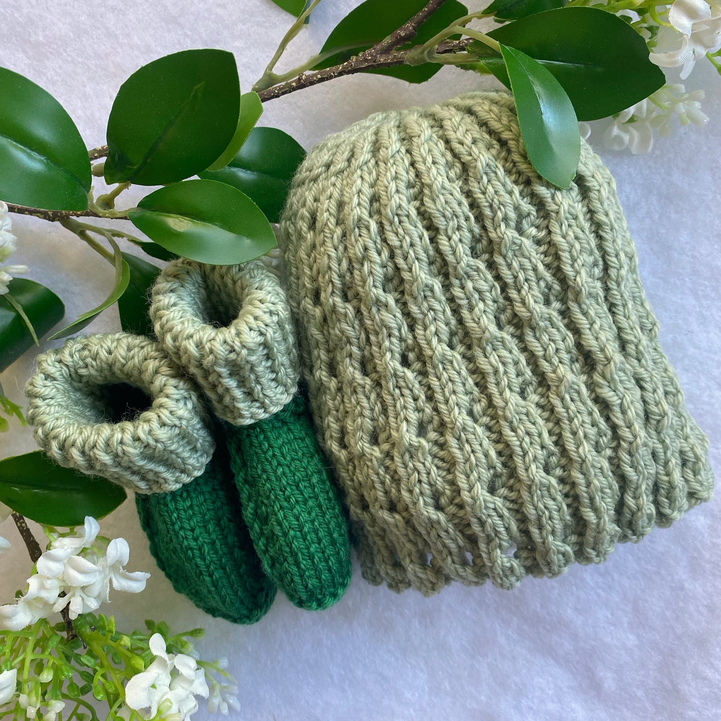 "Nova" merino baby hat and booties set