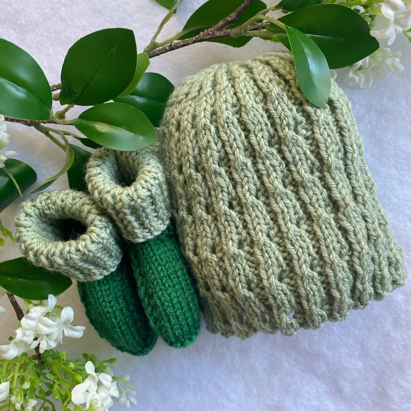 "Nova" merino baby hat and booties set