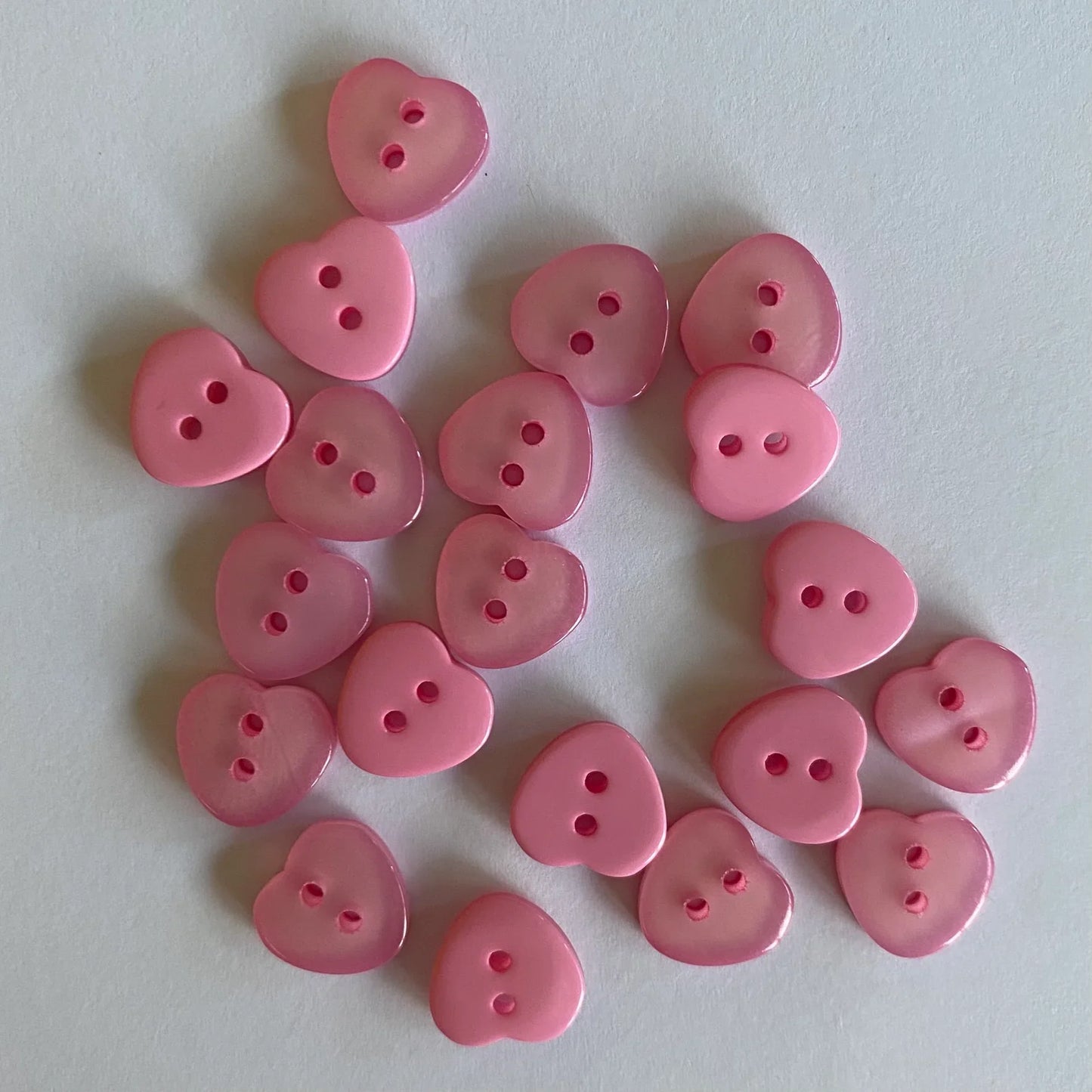 Heart shaped resin buttons - pack of 20 - Nana Anna NZ