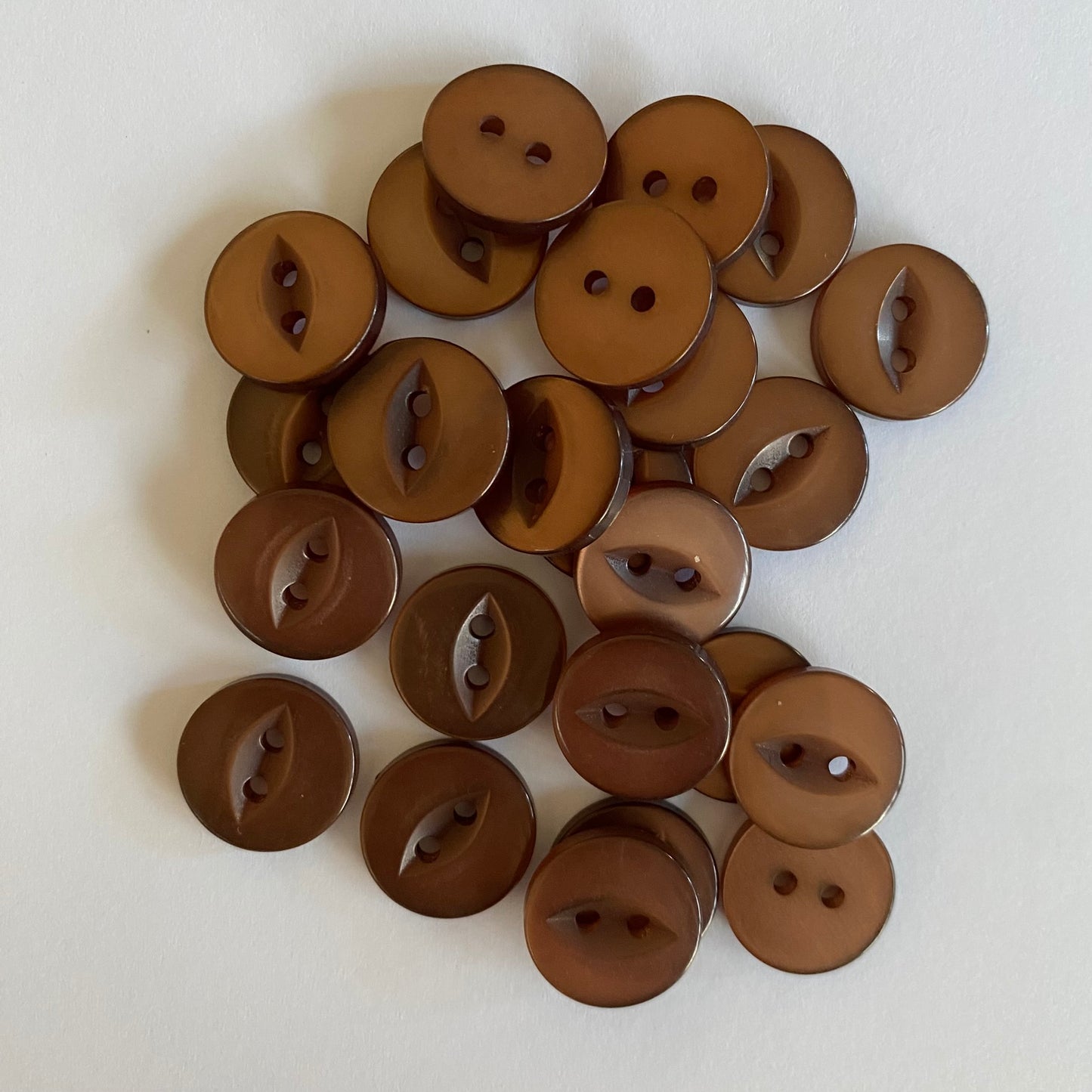 Classic resin baby buttons - coffee - pack of 20