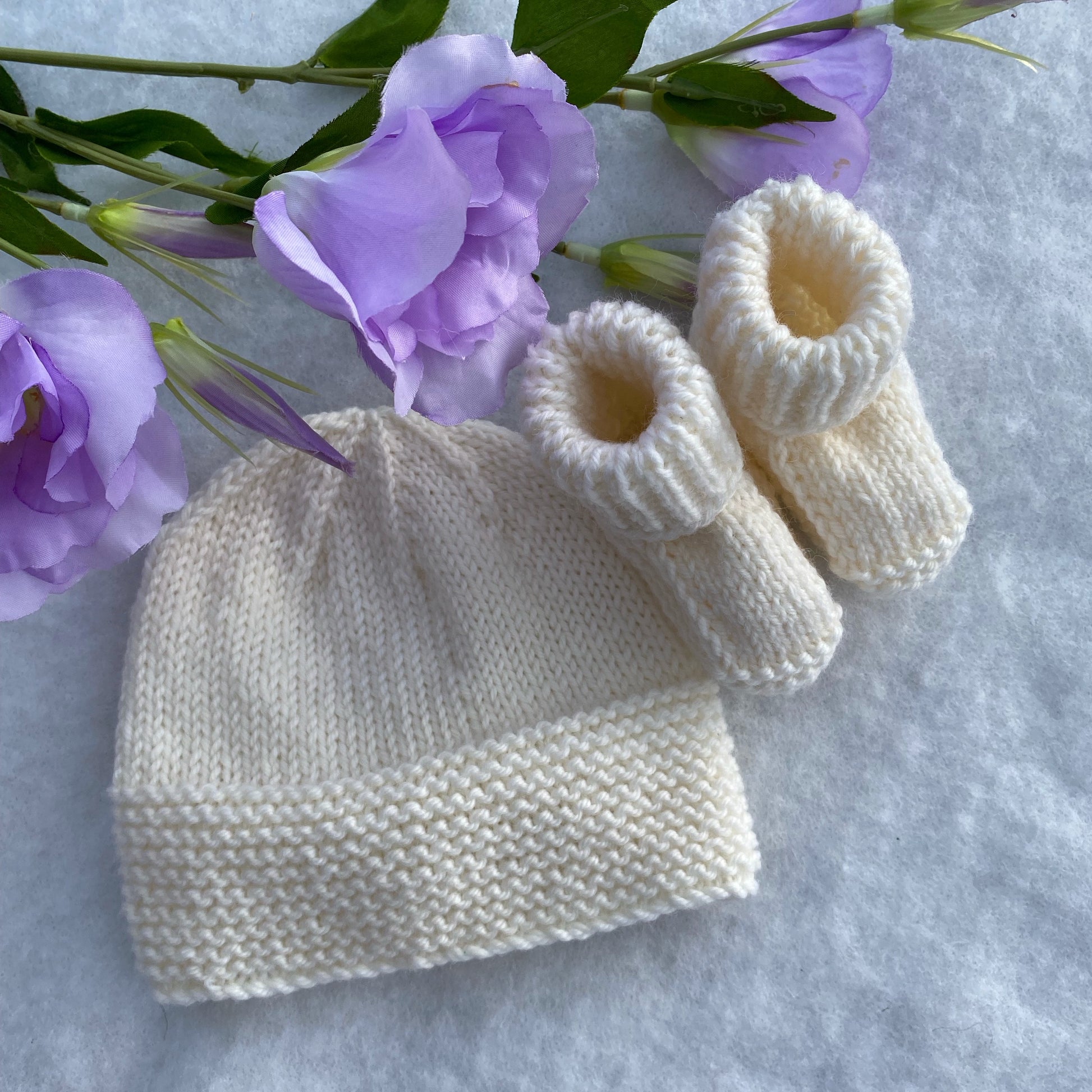 Merino baby bootie and hat set - Nana Anna NZ