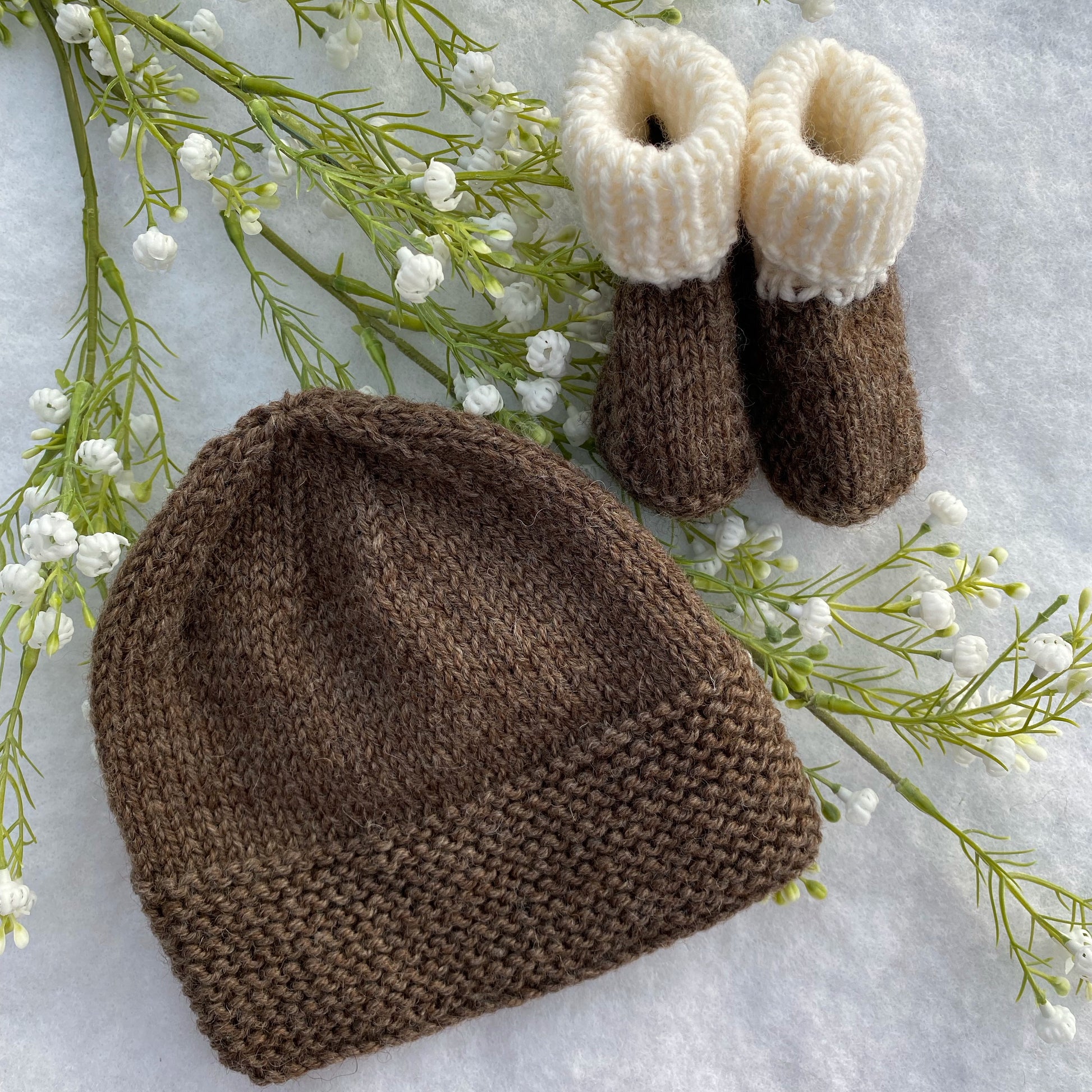 Merino baby bootie and hat set - Nana Anna NZ