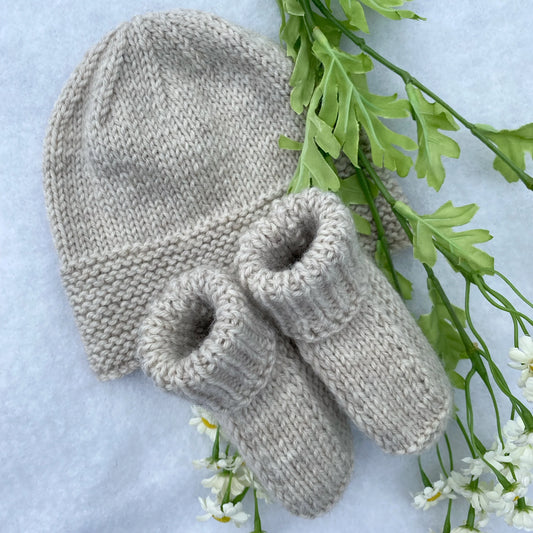Merino baby bootie and hat set - Nana Anna NZ