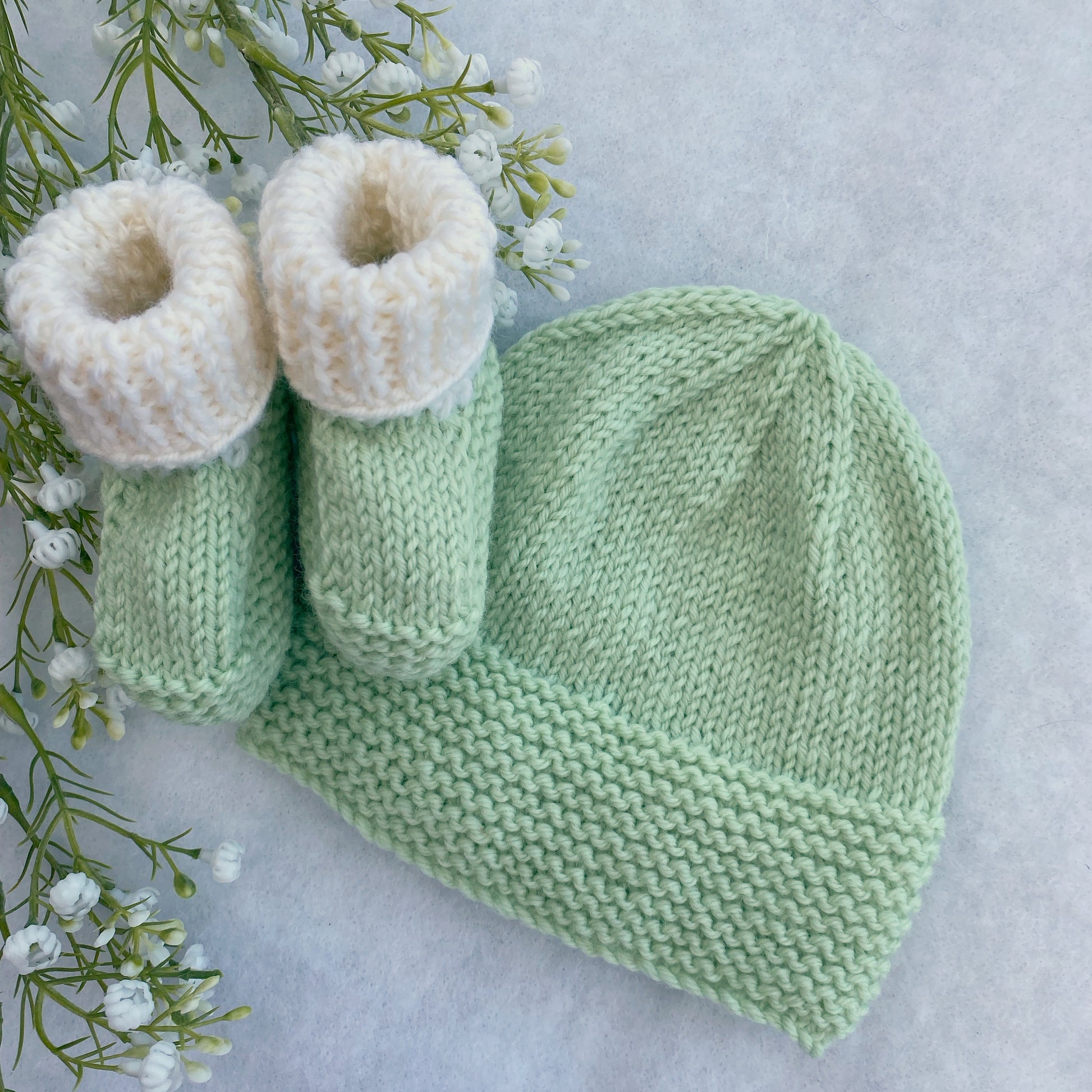 Merino baby bootie and hat set - Nana Anna NZ