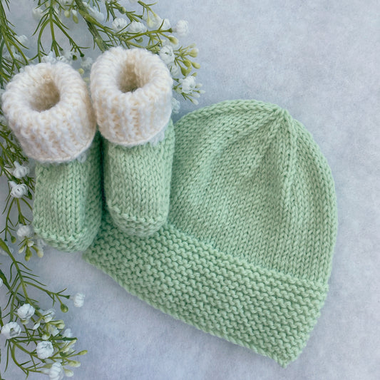 Merino baby bootie and hat set - Nana Anna NZ