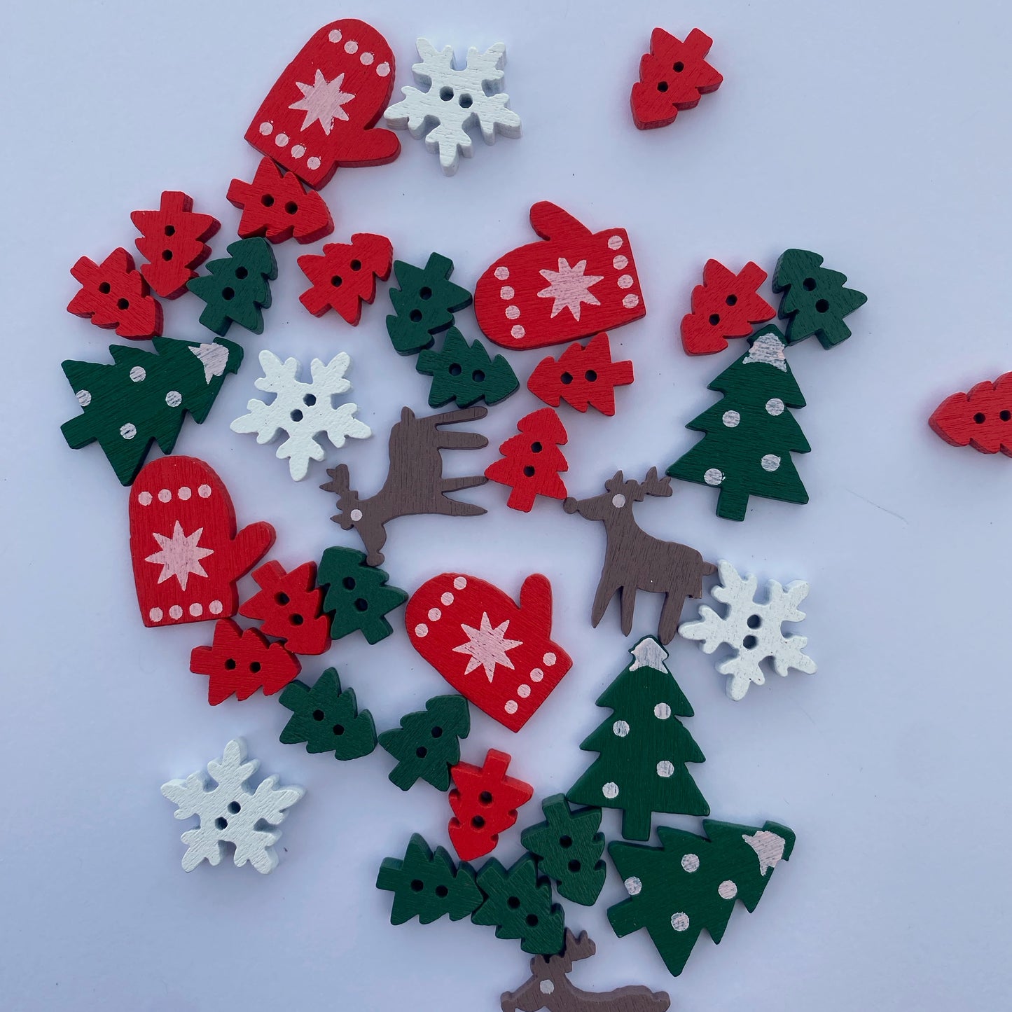 Wooden Christmas buttons - pack of 50