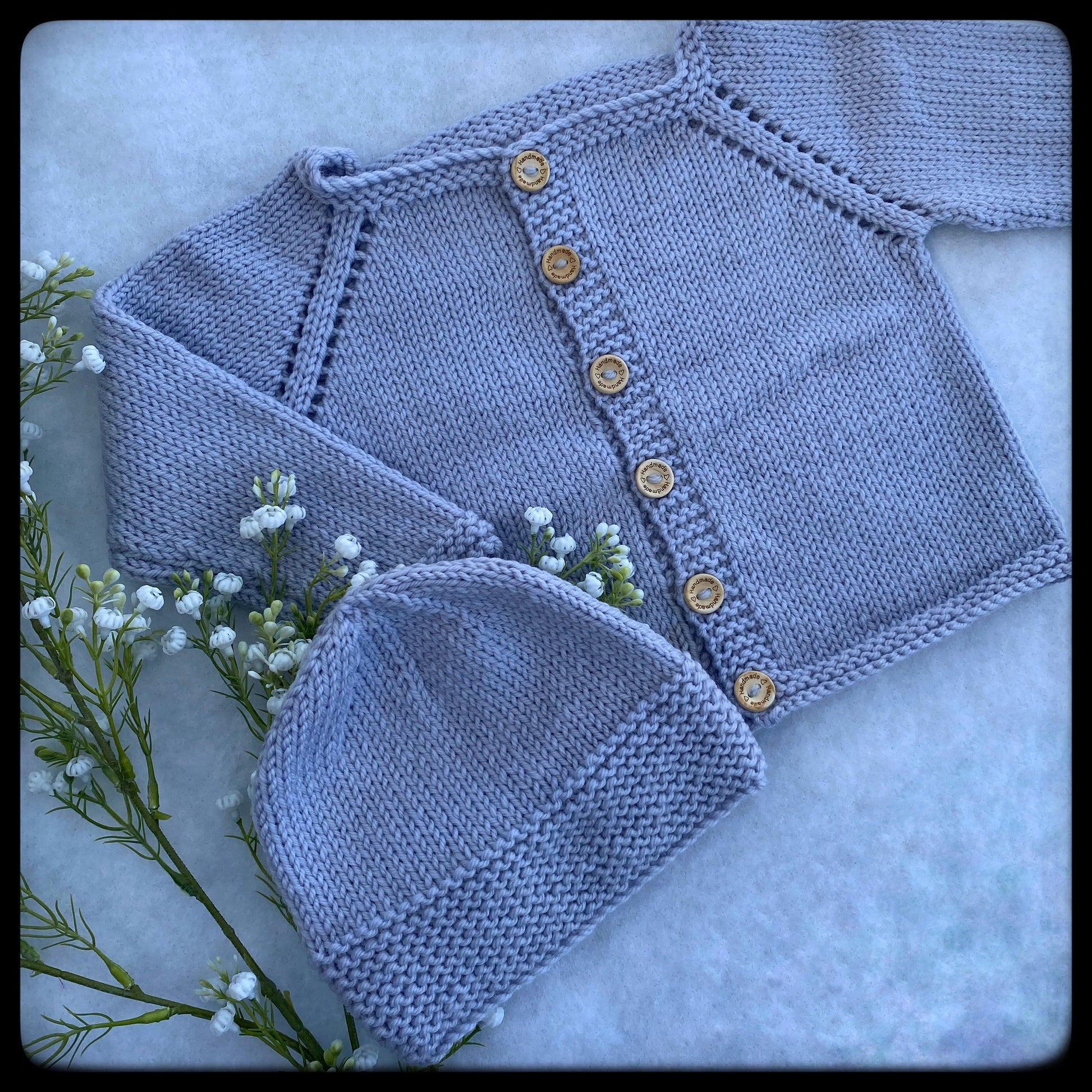 Raglan sleeve baby cardigan and beanie set (6-12 months) - Nana Anna NZ